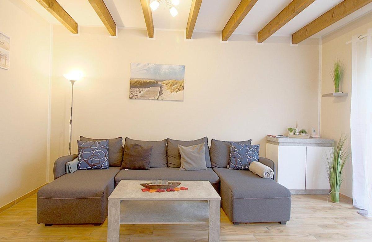 Ferienhaus Lanah Wurster Nordseekuste Esterno foto