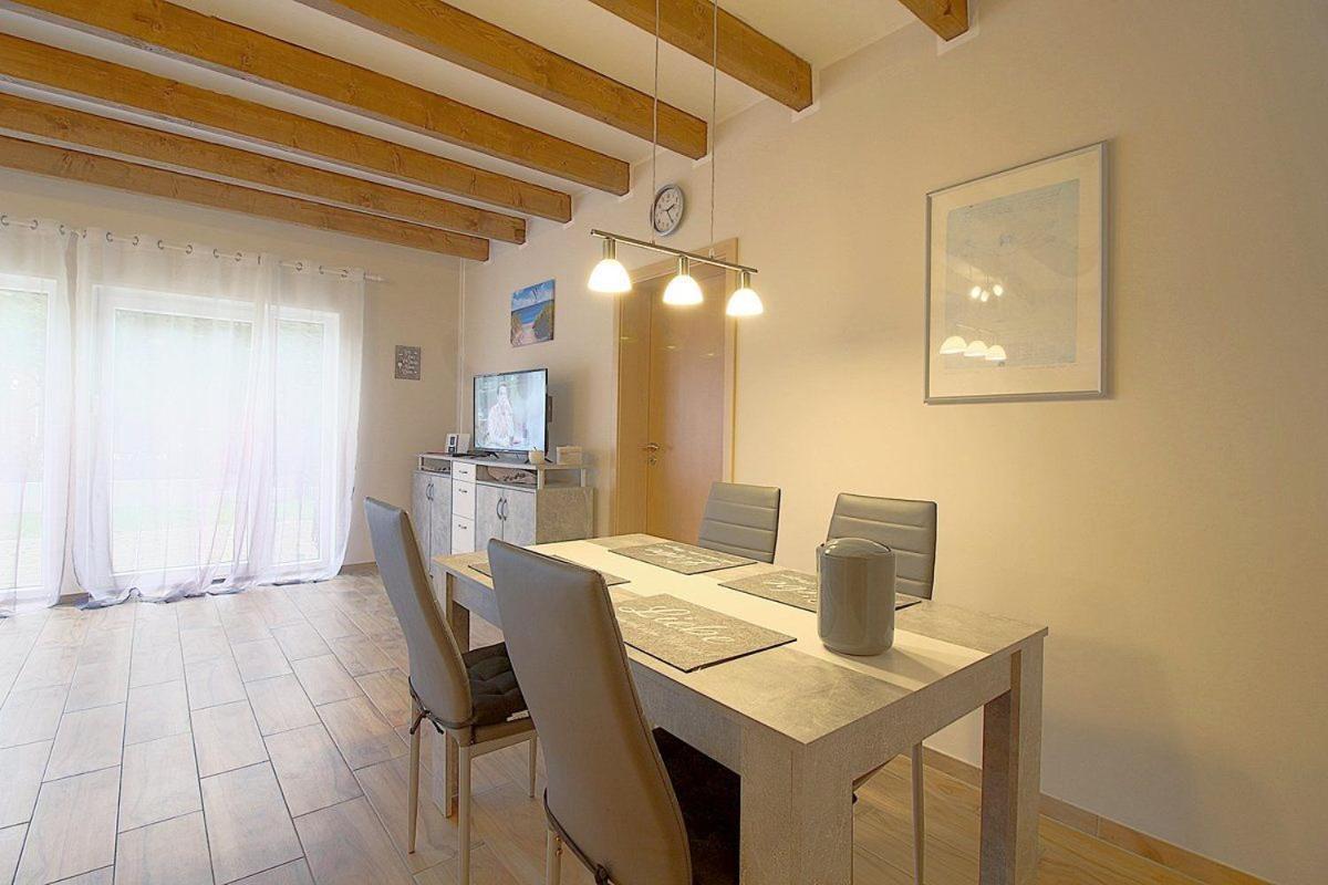 Ferienhaus Lanah Wurster Nordseekuste Esterno foto